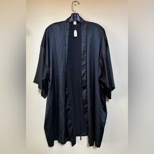 NWT - Victoria’s Secret - Black and Red Robe